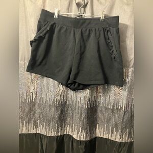 Women’s shorts size xl